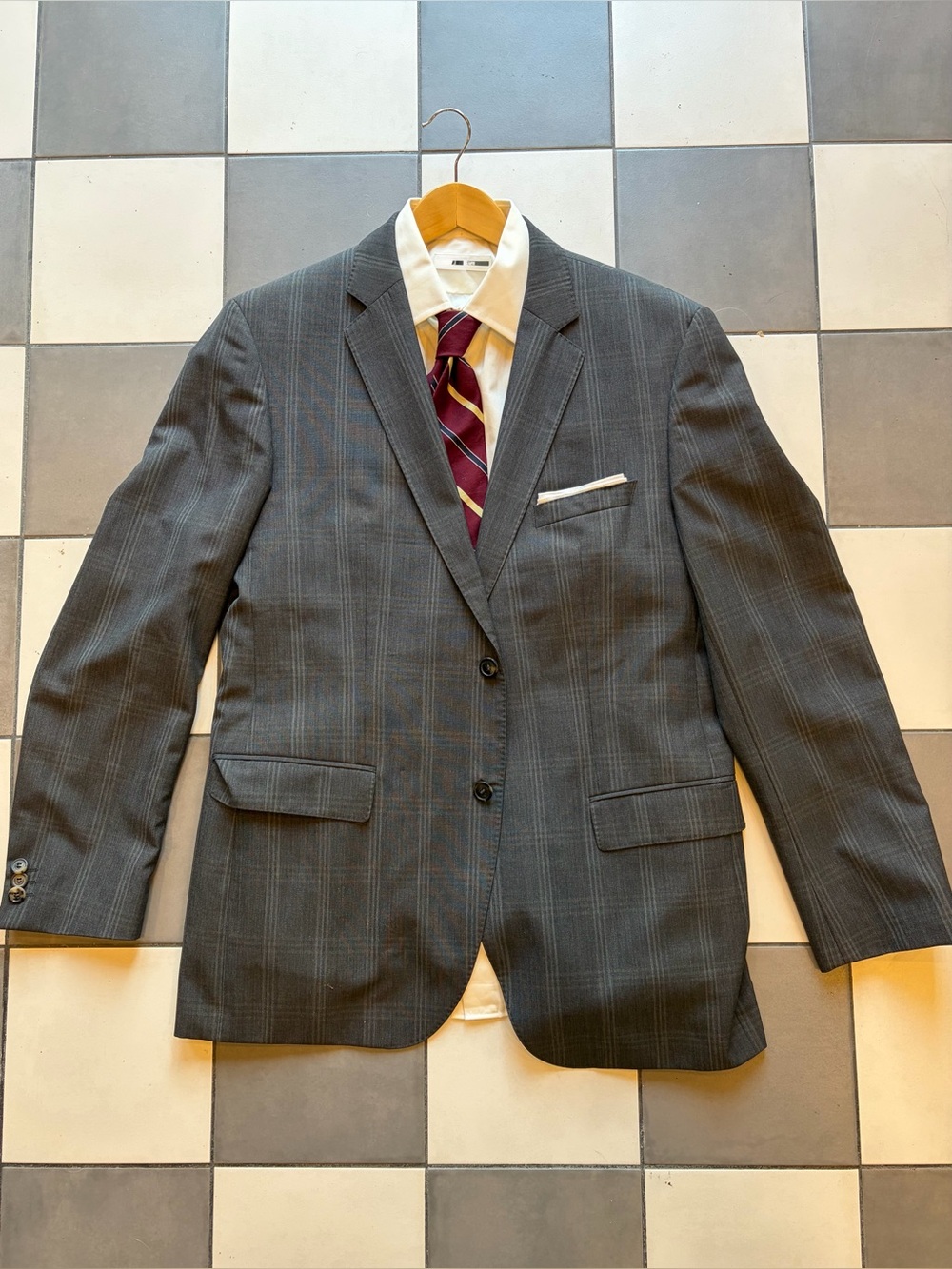 Hugo Boss Wool Grey Windowpane Sport Coat Blazer 42R